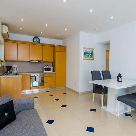 Franceska Apartament *